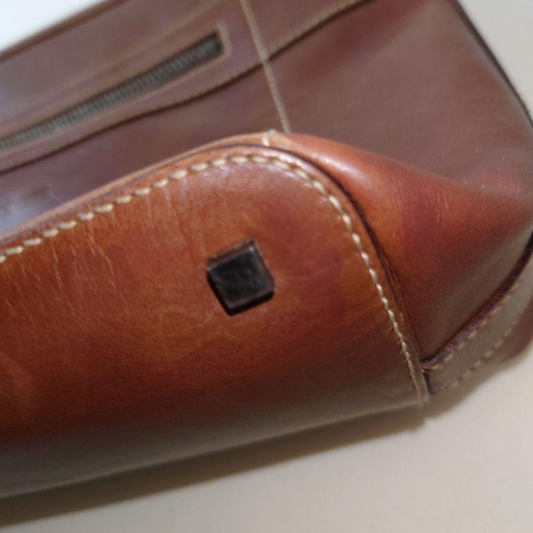 GUCCI ブラウンレザーショルダーバッグ