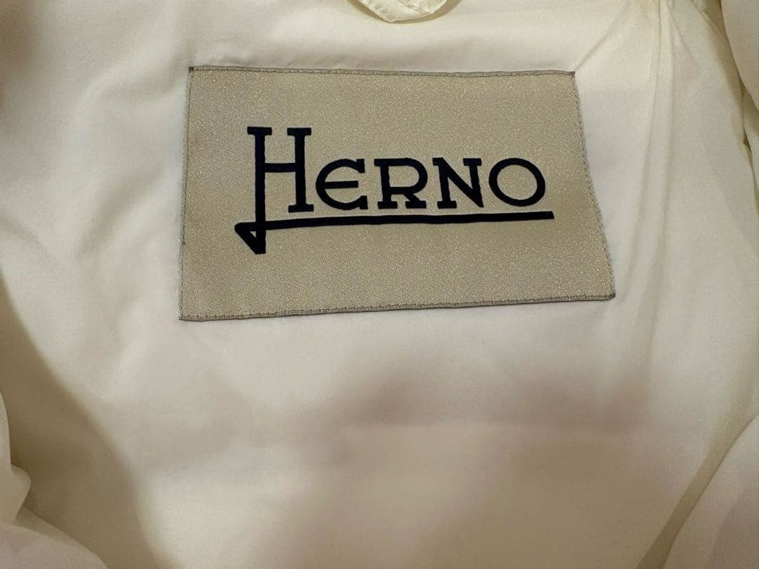【美品】Herno ダウンジャケット　スタンドカラー　アイボリー