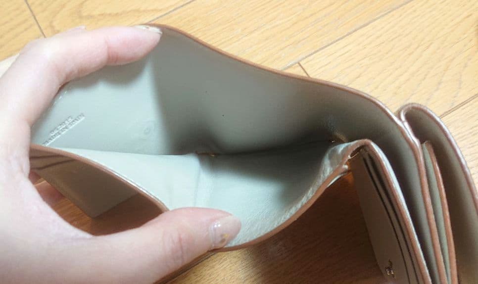 LOEWE ロエベ 三つ折り財布 【ボタン緩みあり】