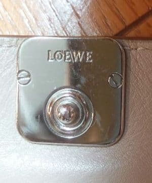 LOEWE ロエベ 三つ折り財布 【ボタン緩みあり】