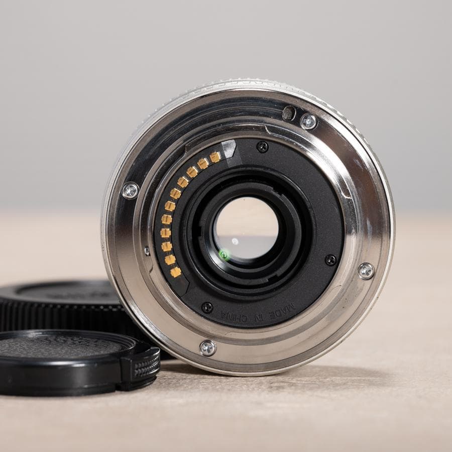 OLYMPUS M.ZUIKO DIGITAL 17mm F2.8 シルバー