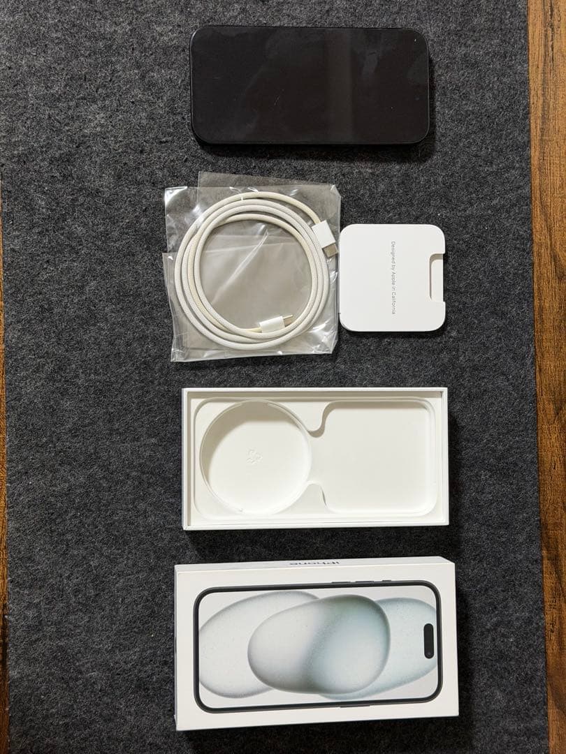 iPhone 15 256GB SIMフリー ブラック 傷あり バッテリー89%