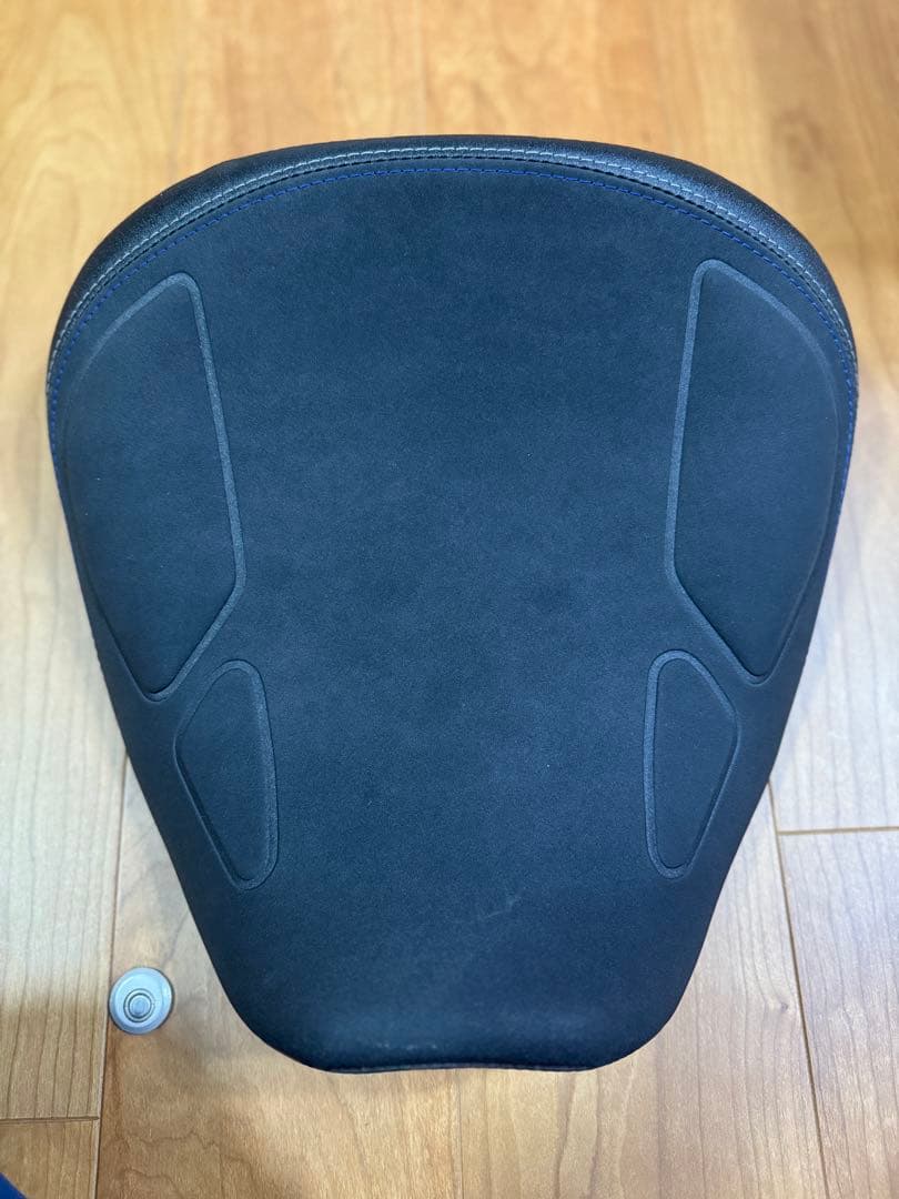 TRACER9GT+ 21～24用シート　アンコ抜き加工、低反発