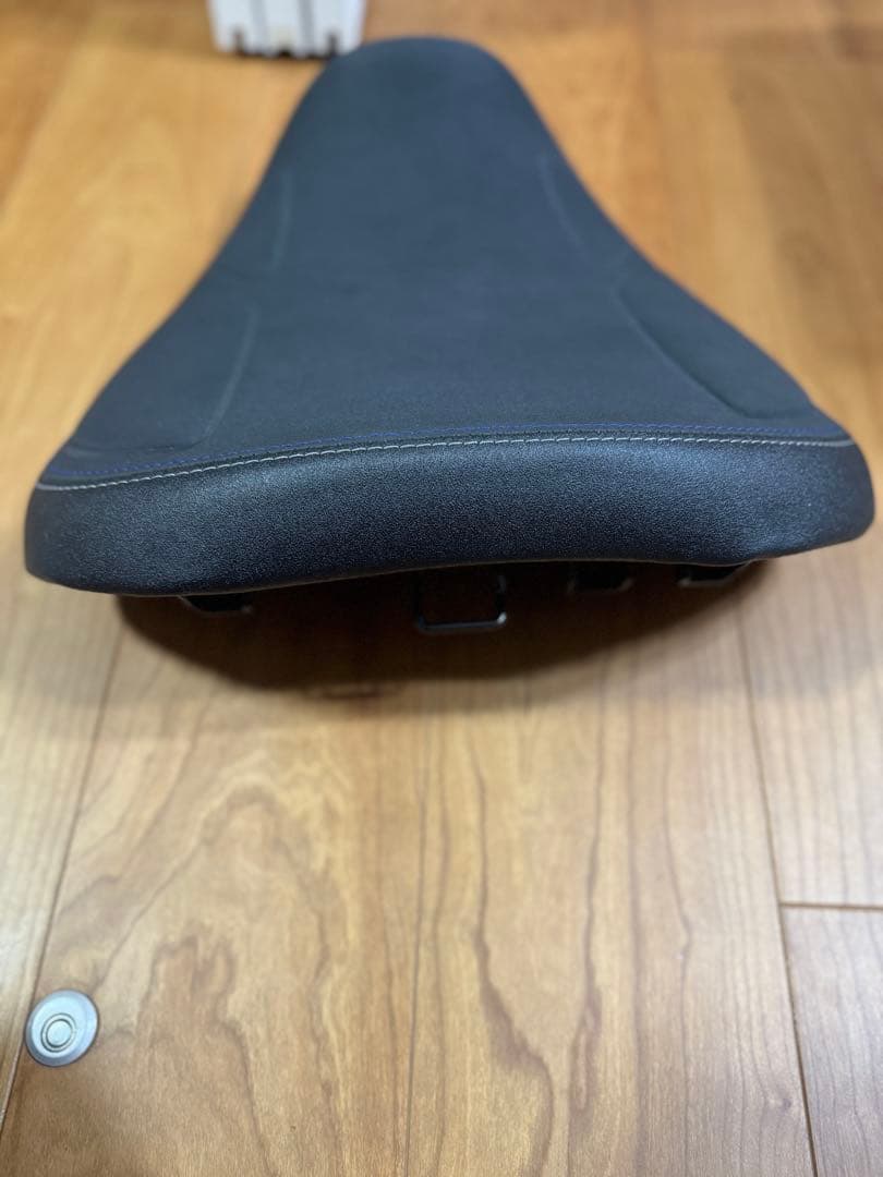 TRACER9GT+ 21～24用シート　アンコ抜き加工、低反発