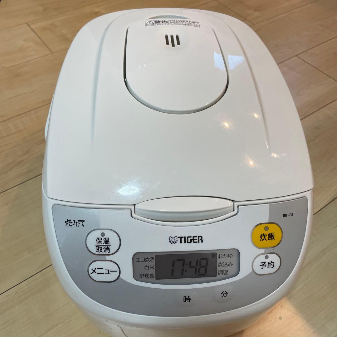 TIGER 炊飯器 【しゃもじ及びしゃもじ立て付】