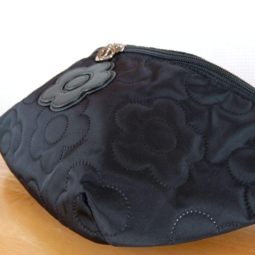 美品◆MARY QUANT ボディバッグ キルティング 花 デイジー ブラック