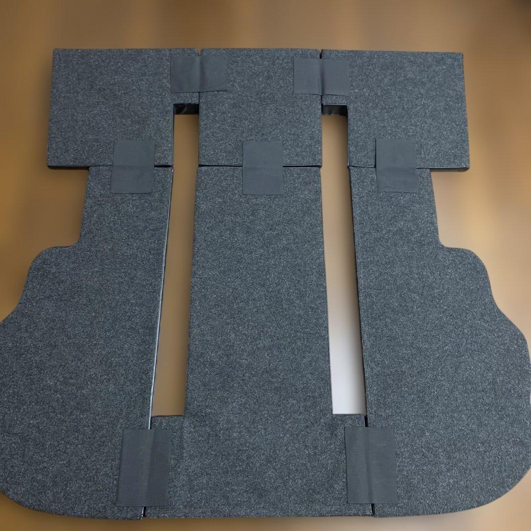 デリカD5専用ラゲッジフラットマット