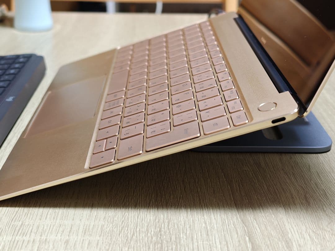 Windowsノート本体 HUAWEI Matebook X core i7-7500U 512GB