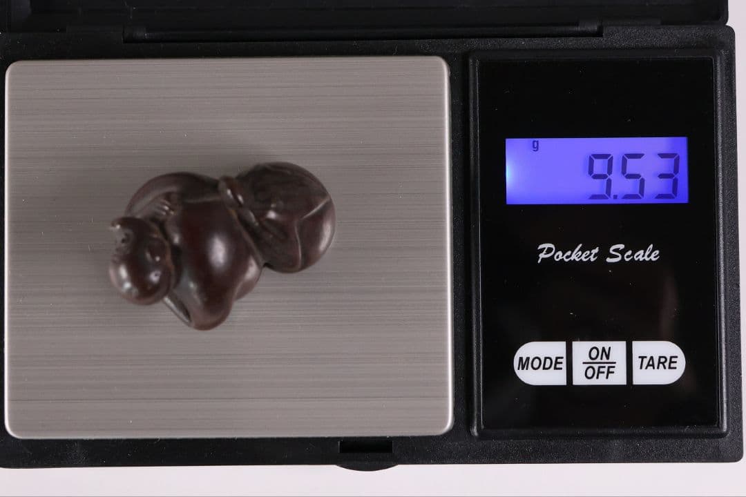 時代 堤物 猿と茄子 木彫 根付 木製【MB176】