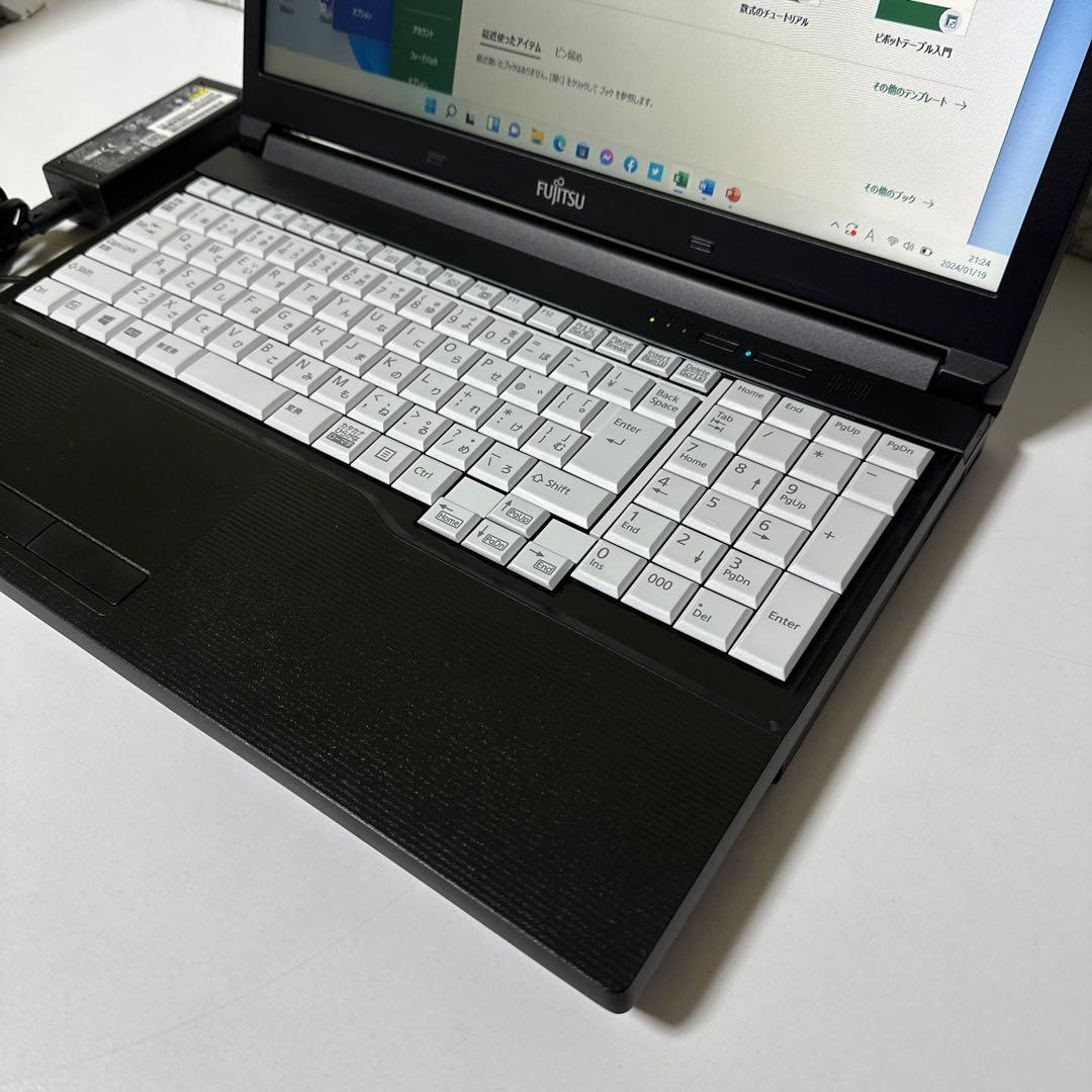 美品　富士通ノートパソコン　Windows11Pro オフィス付き　発送無料