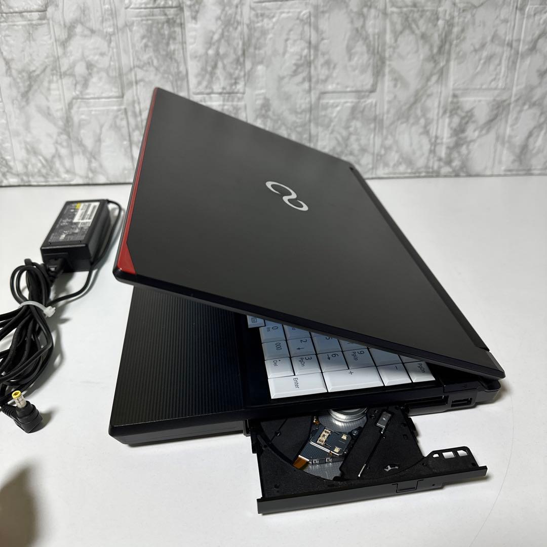 美品　富士通ノートパソコン　Windows11Pro オフィス付き　発送無料