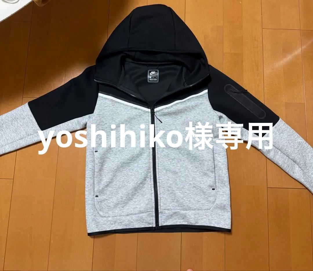 NIKEテックフリース上
