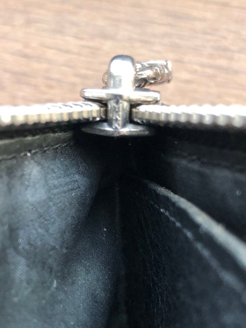 クロムハーツ タイニー ZIP 1セメタリークロスパッチ ウォレット