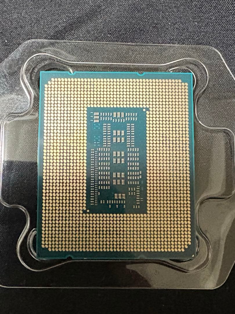インテル Core i7-13700K プロセッサー