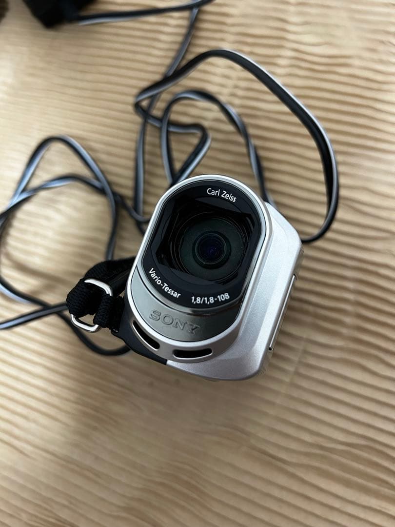 動作品　SONY DCR-SX41 HANDYCAM ビデオカメラ ケース付き