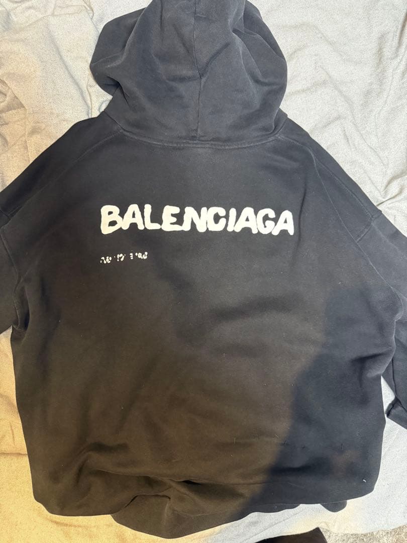BALENCIAGA スプラッター加工 ブラックパーカー