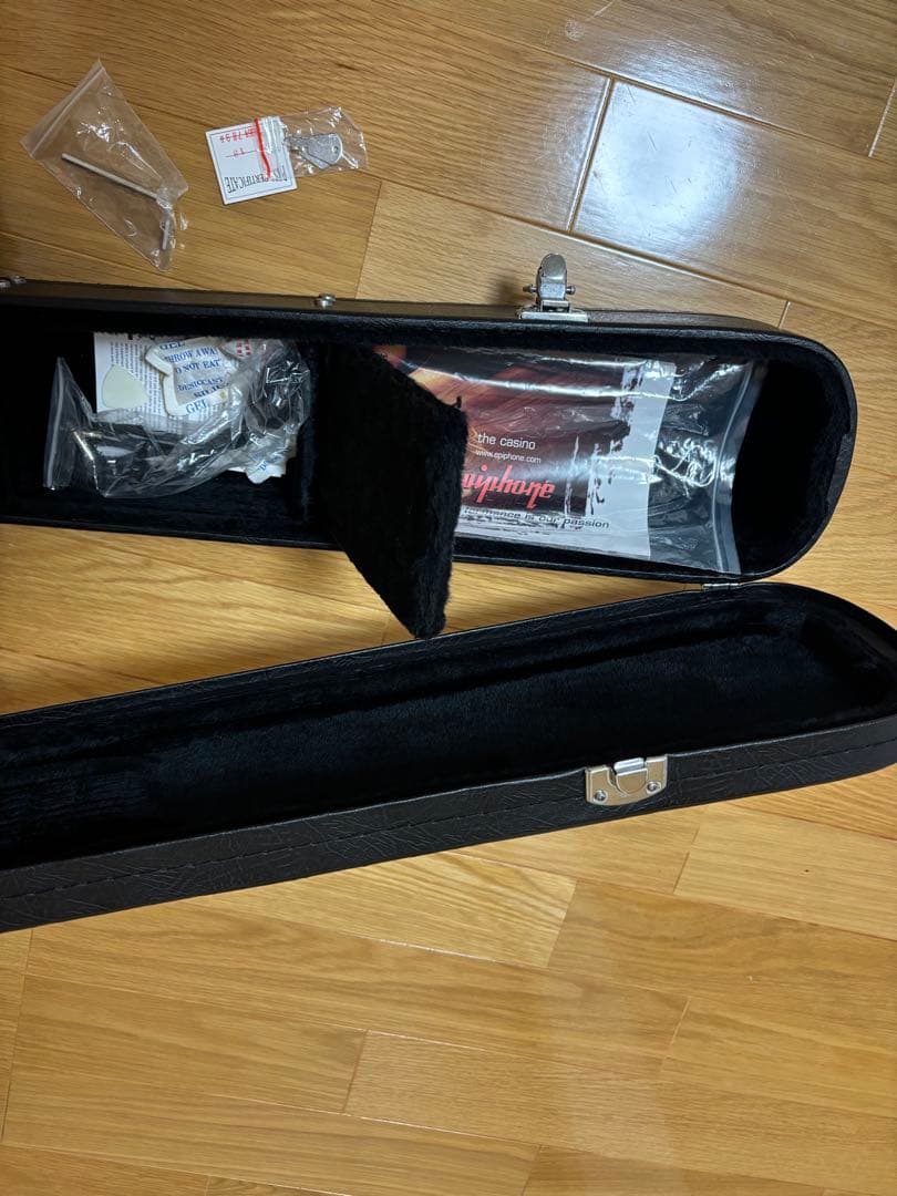 ピアレス製　06年casino ヴィンテージサンバースト　ハードケース付き