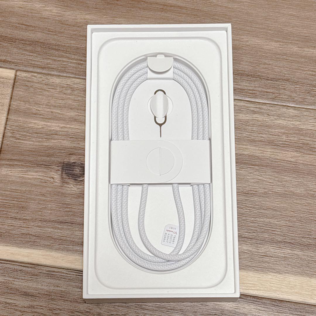 SIMフリー Apple iPhone 16e ブラック フィルム ケース付き