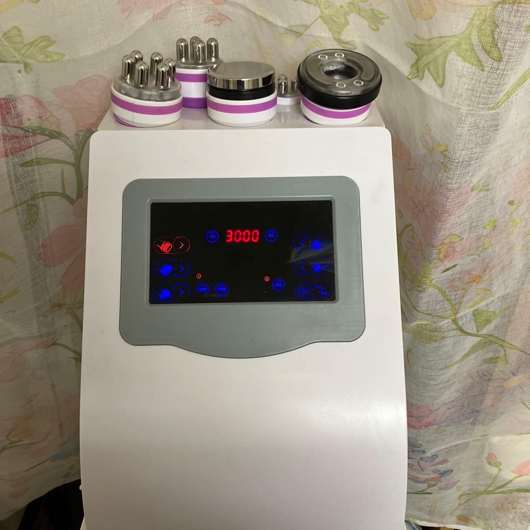 業務用40KHzキャビテーション、3D 光ラジオ派、バキュームレ-ザ　売済予定