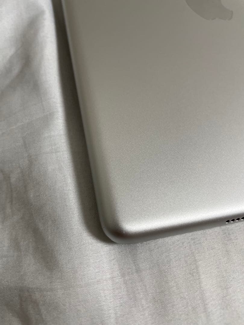 Apple iPad 第9世代 10.2インチ シルバー 本体