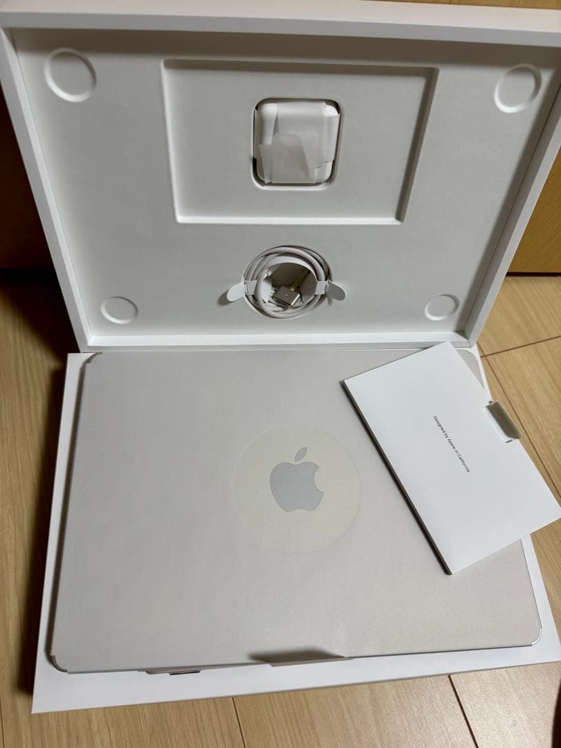 Macbook Air(M2) 512GB/8GB スターライト付属品完備