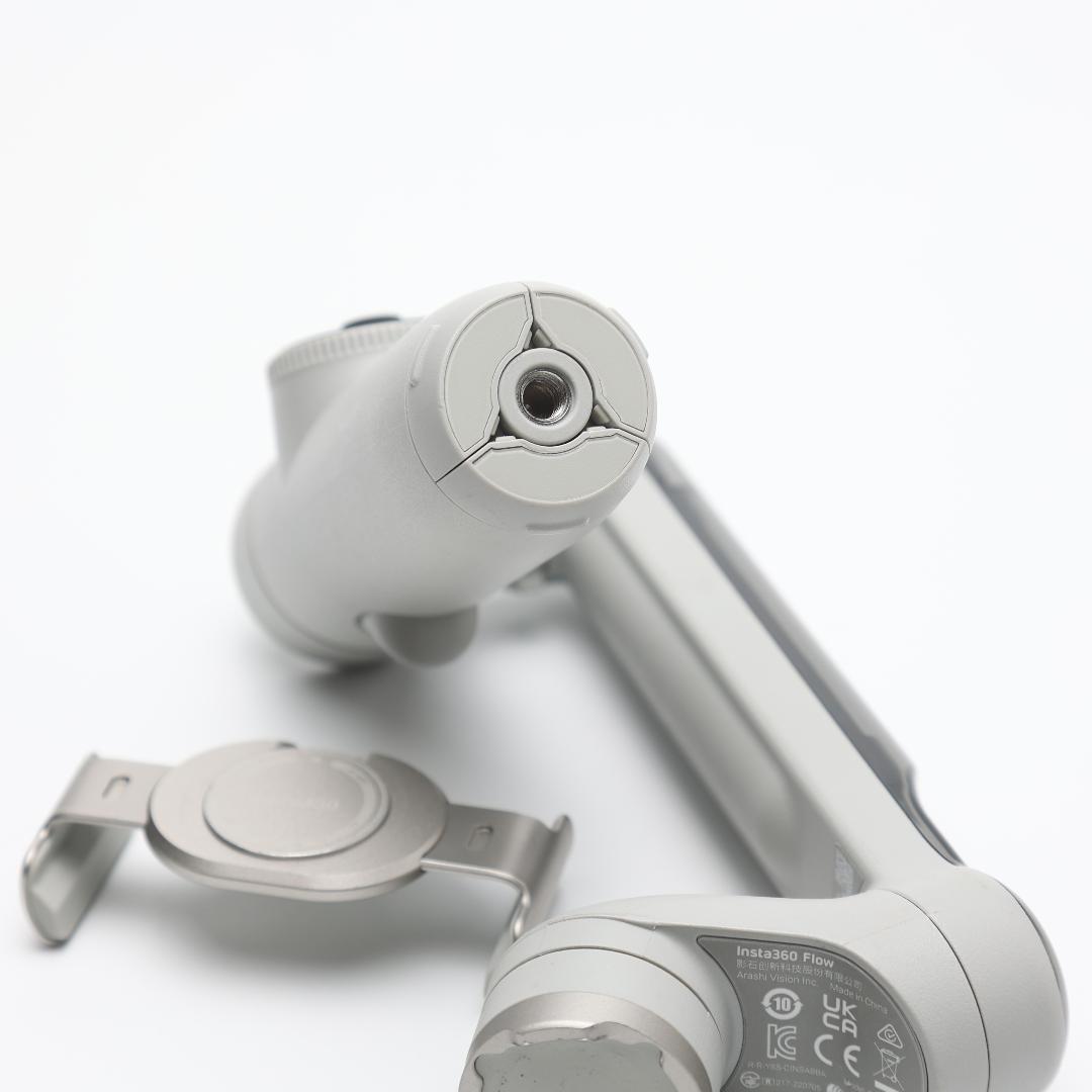 【美品】Insta360 Flow スマホ用ジンバル 3軸手ブレ補正 AI追尾