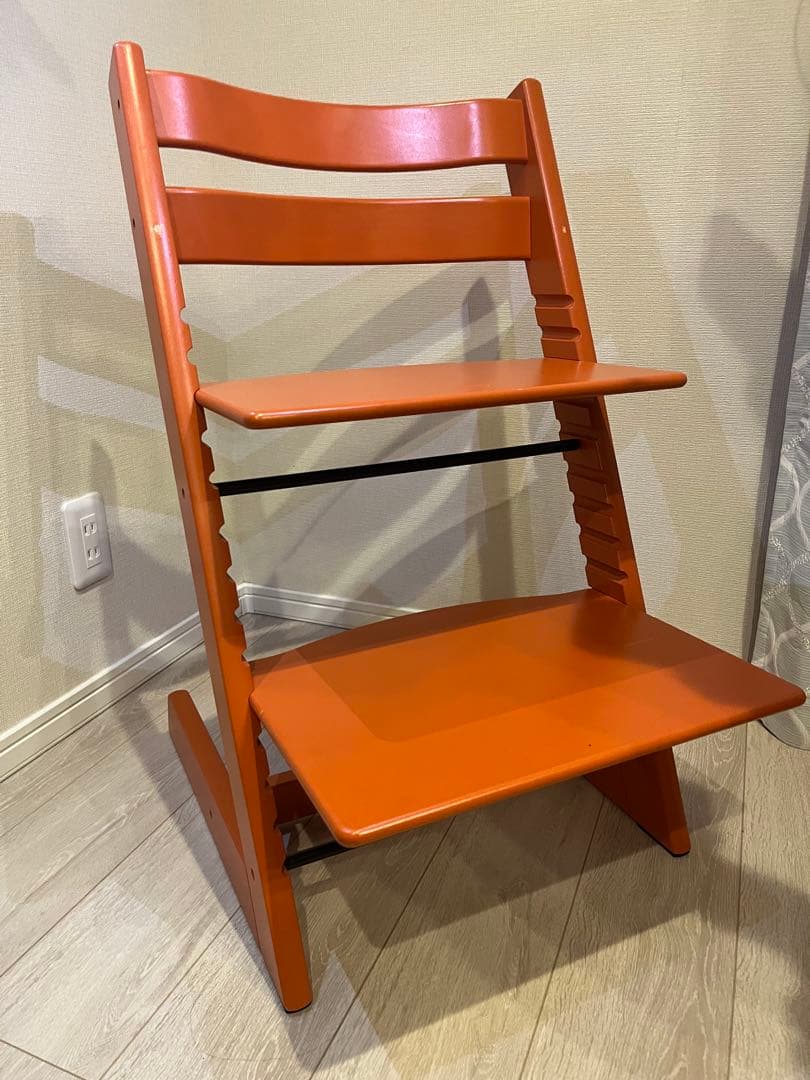 【美品】STOKKE トリップトラップ シリアル4 廃盤色 オレンジ　ハイチェア