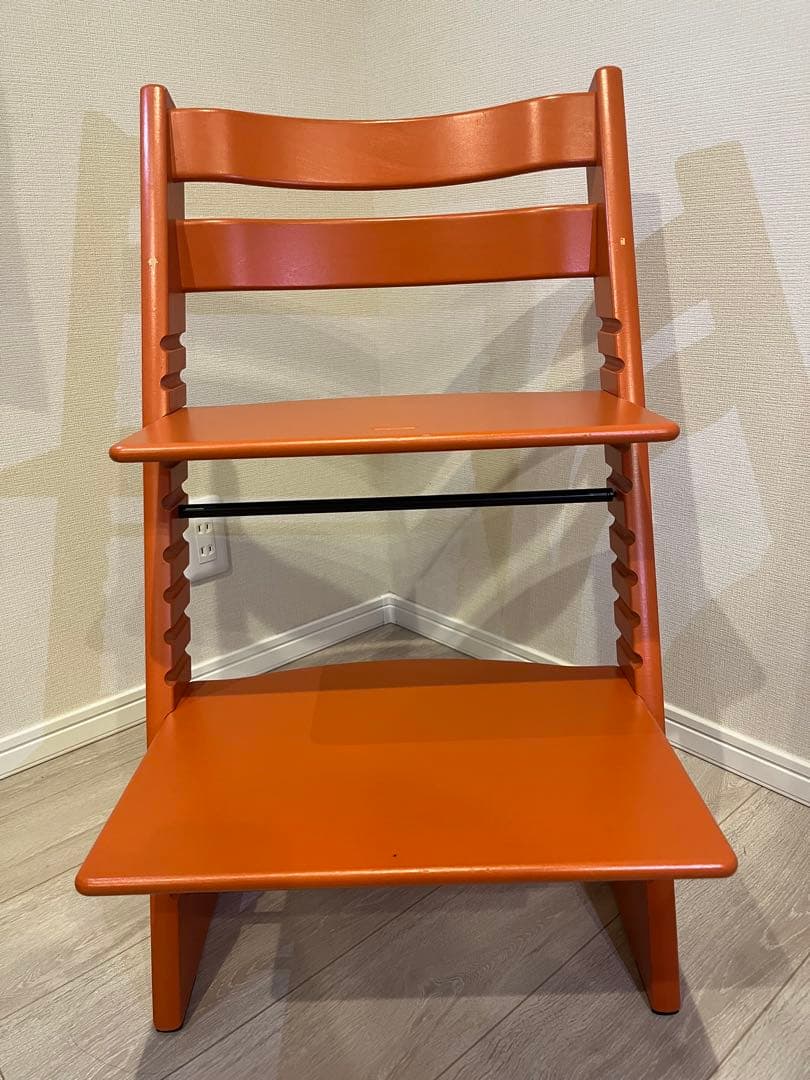 【美品】STOKKE トリップトラップ シリアル4 廃盤色 オレンジ　ハイチェア