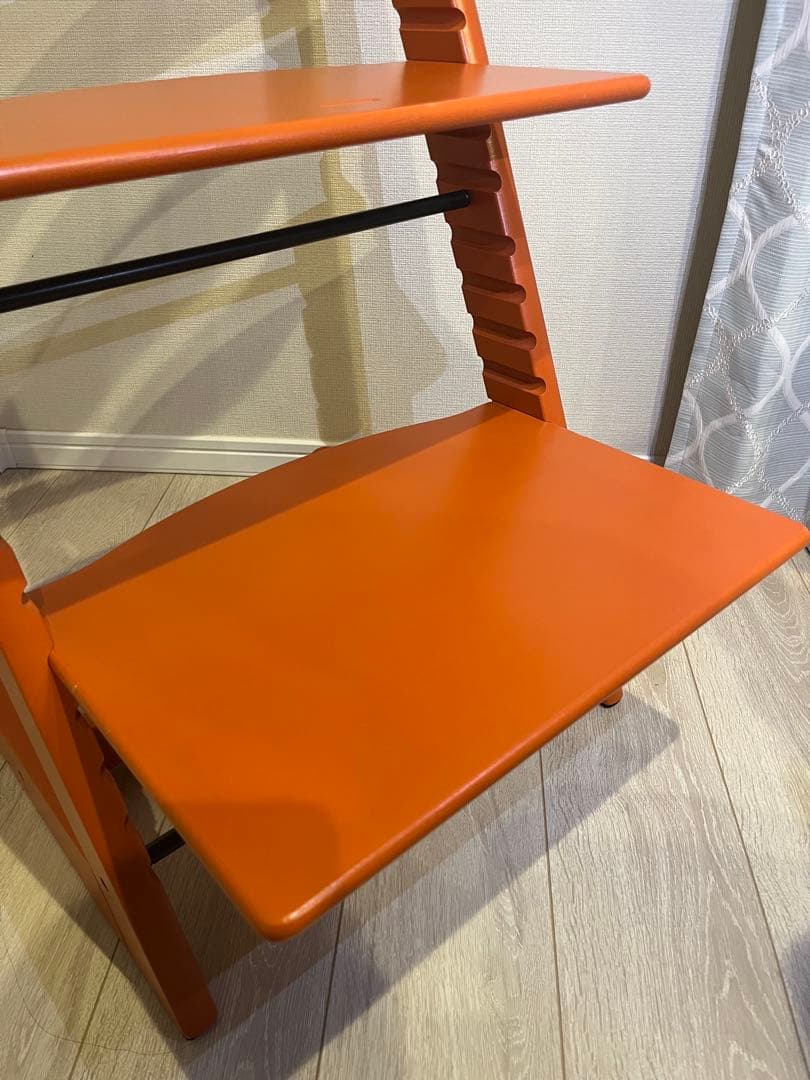 【美品】STOKKE トリップトラップ シリアル4 廃盤色 オレンジ　ハイチェア
