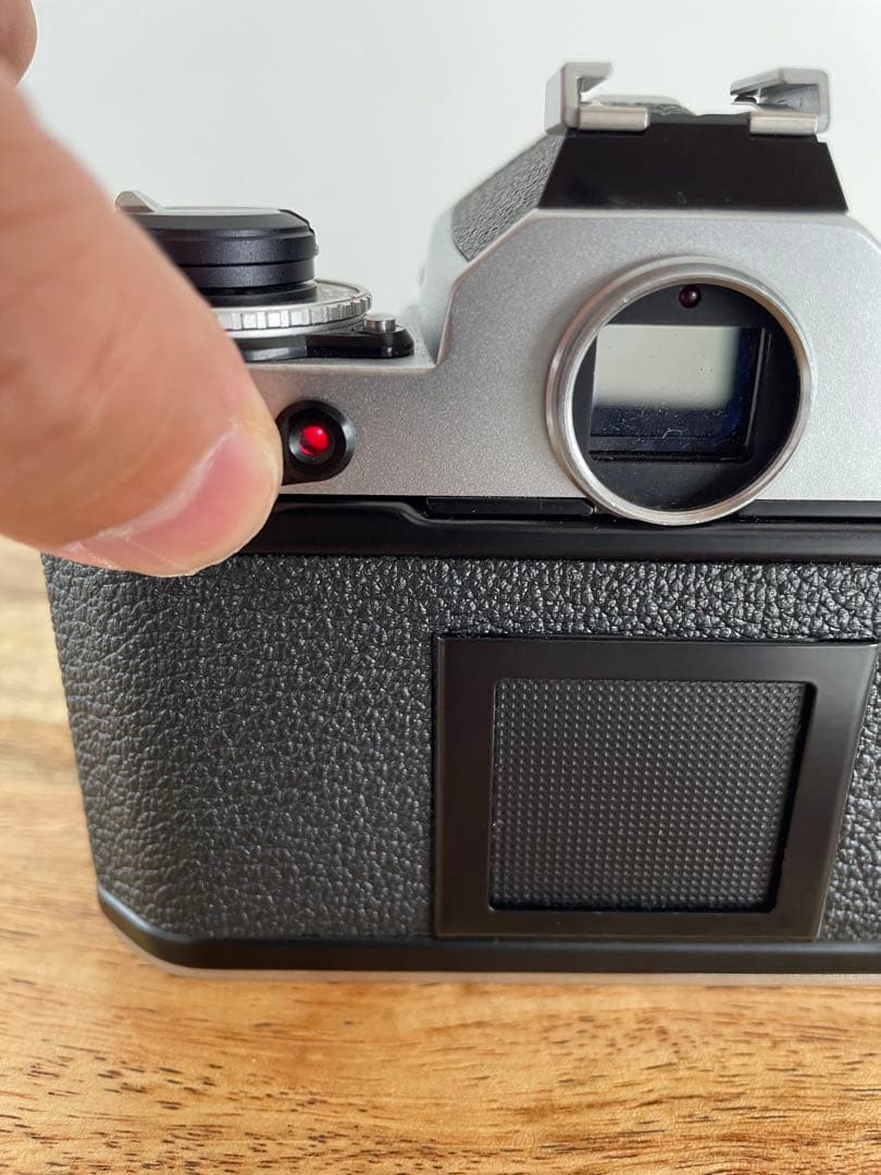 r*y様 Nikon FE 美品