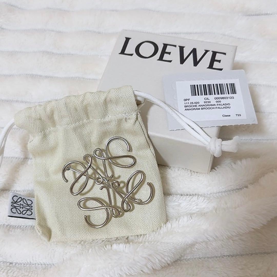 ロエベ　ブローチ　LOEWE シルバー