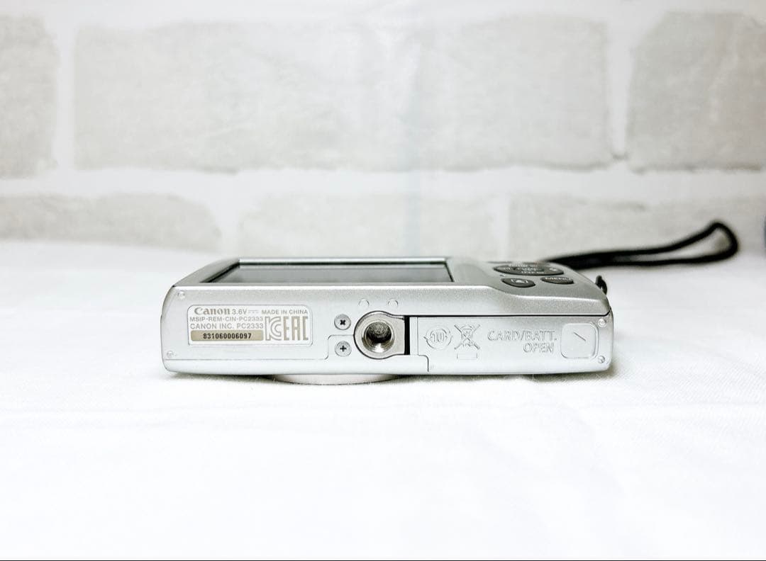 キャノン Canon IXY 200 シルバー　コンパクトデジタルカメラ