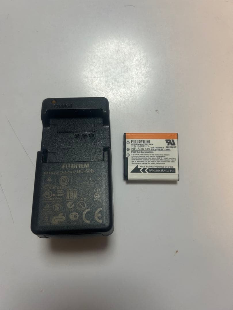 Fujifilm finepix f800exrコンパクトデジタルカメラ レッド