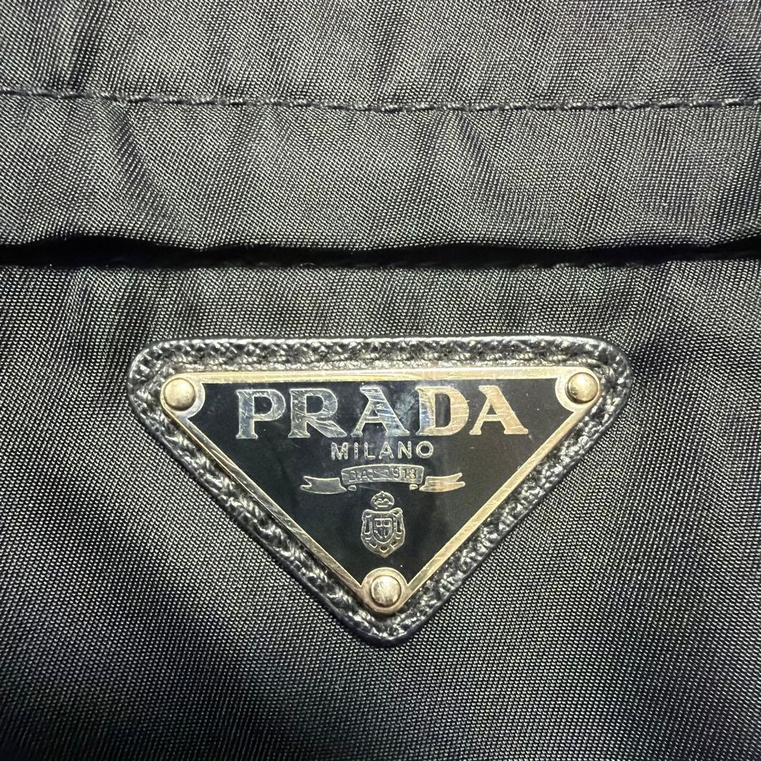 T*可様 PRADA ブラック ボディバッグ