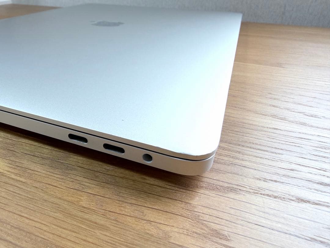 MacBookPro 16 2019 i7 メモリ16GB SSD512GB
