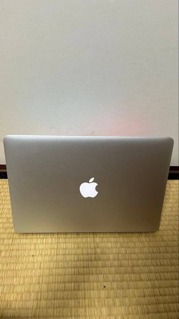 Apple MacBook Air Early 2014 本体