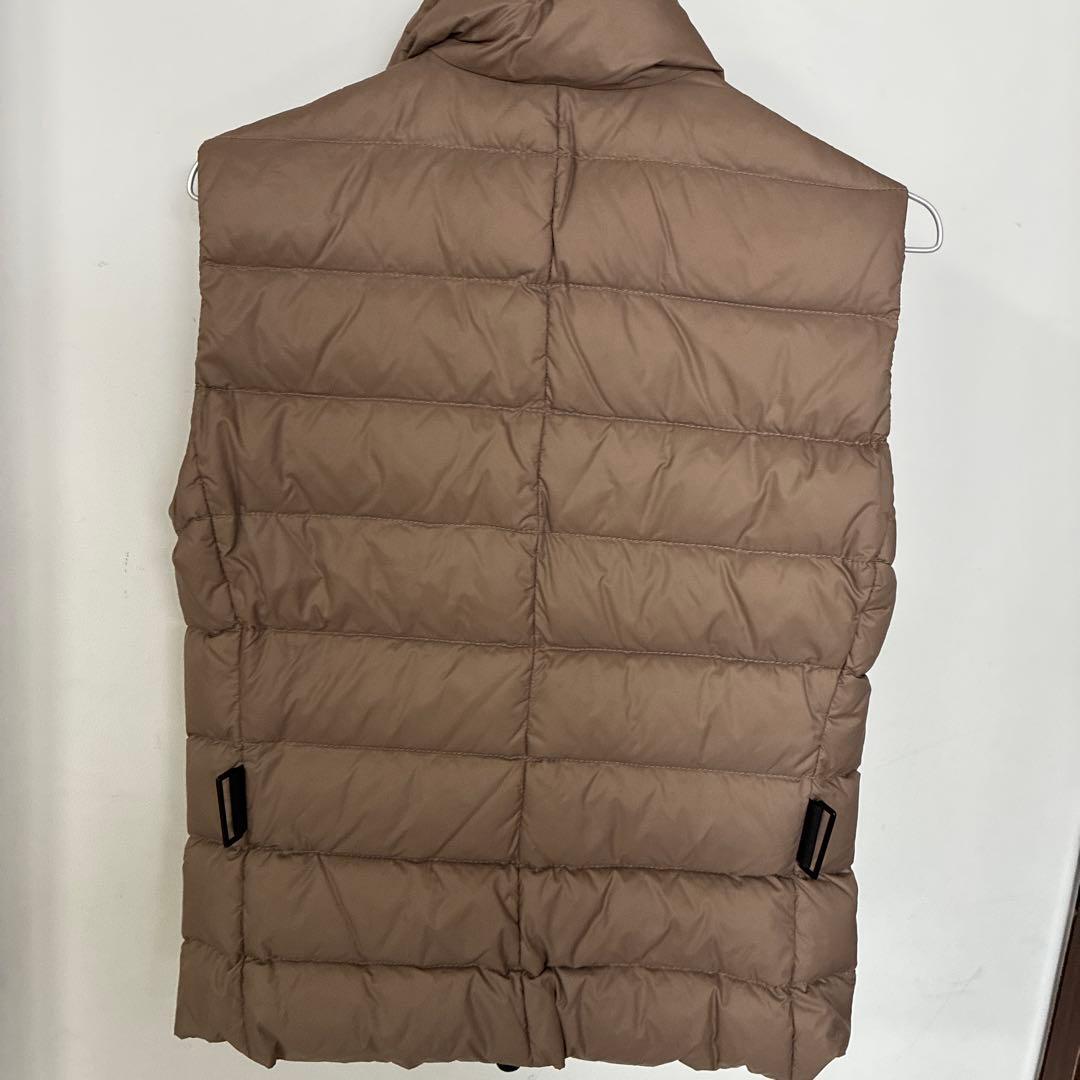 MONCLERのダウンベスト