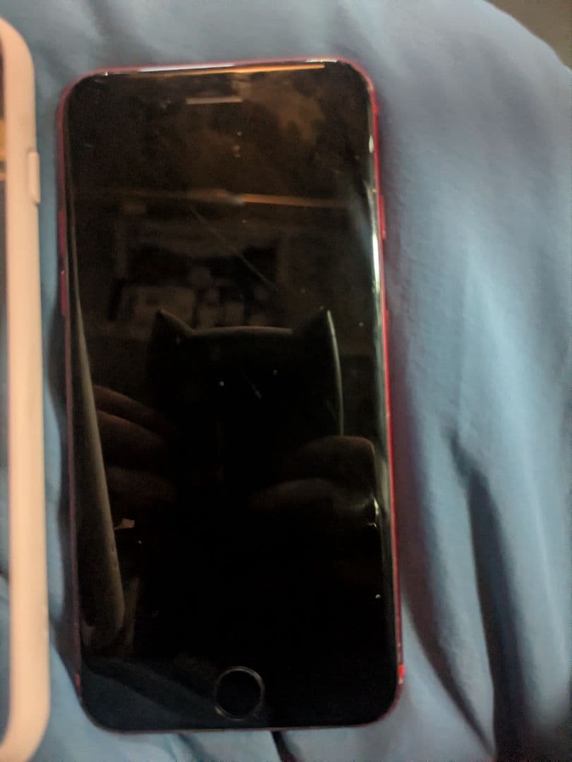 Apple iPhone 8 (赤) 本体とケース付き