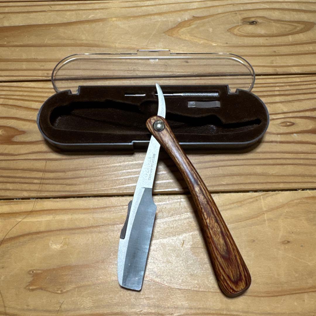 フェザー　feather レザー　木製