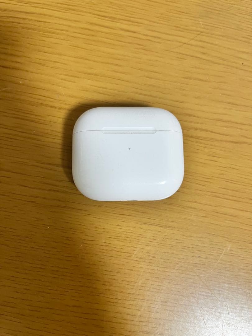 AirPods第3世代 本体と右耳
