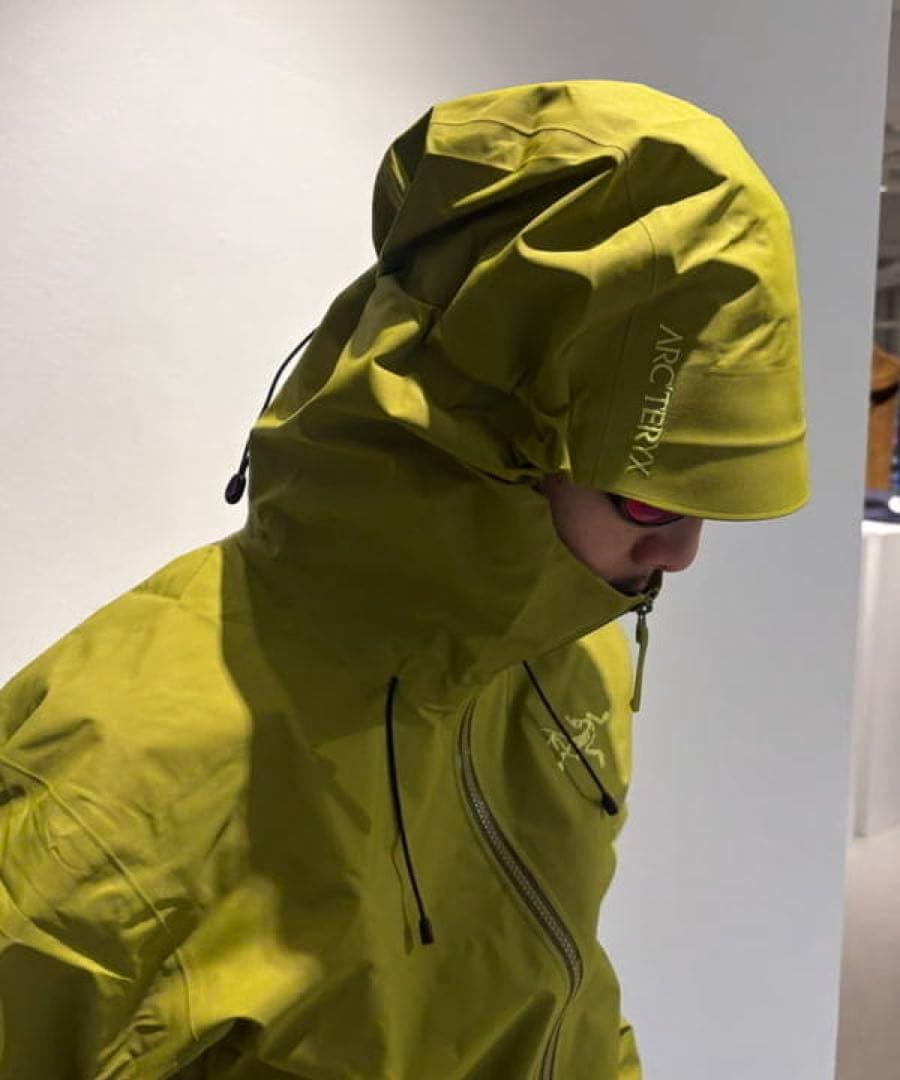 新品今期 BEAMS x ARC’TERYX Beta SL Jacket M