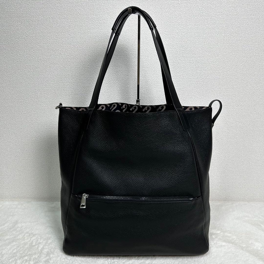 極美品　FURLA リバーシブル仕様　A4収納可　シボ革　トートバッグ　黒