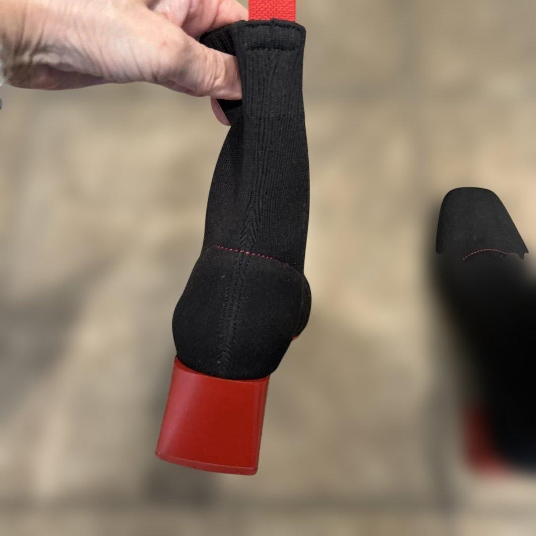 VIVAIA 黒と赤　ブーツ