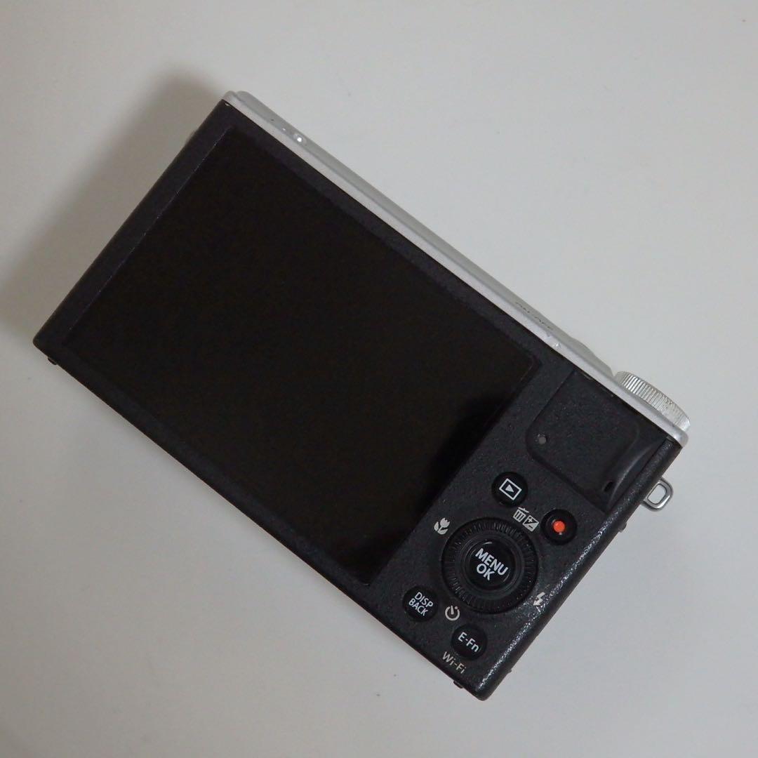 動作確認済み　Fujifilm XQ2 シルバー　箱付　フジフイルム