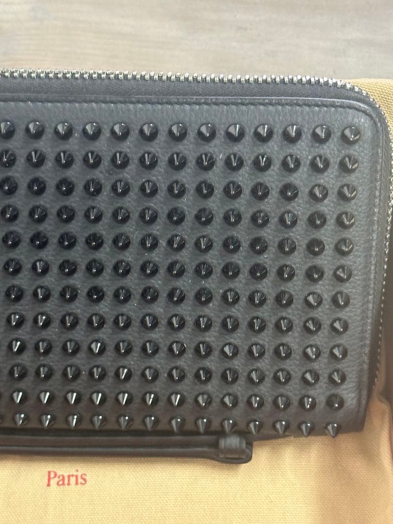 美品！Christian Louboutin パネトーネ　長財布
