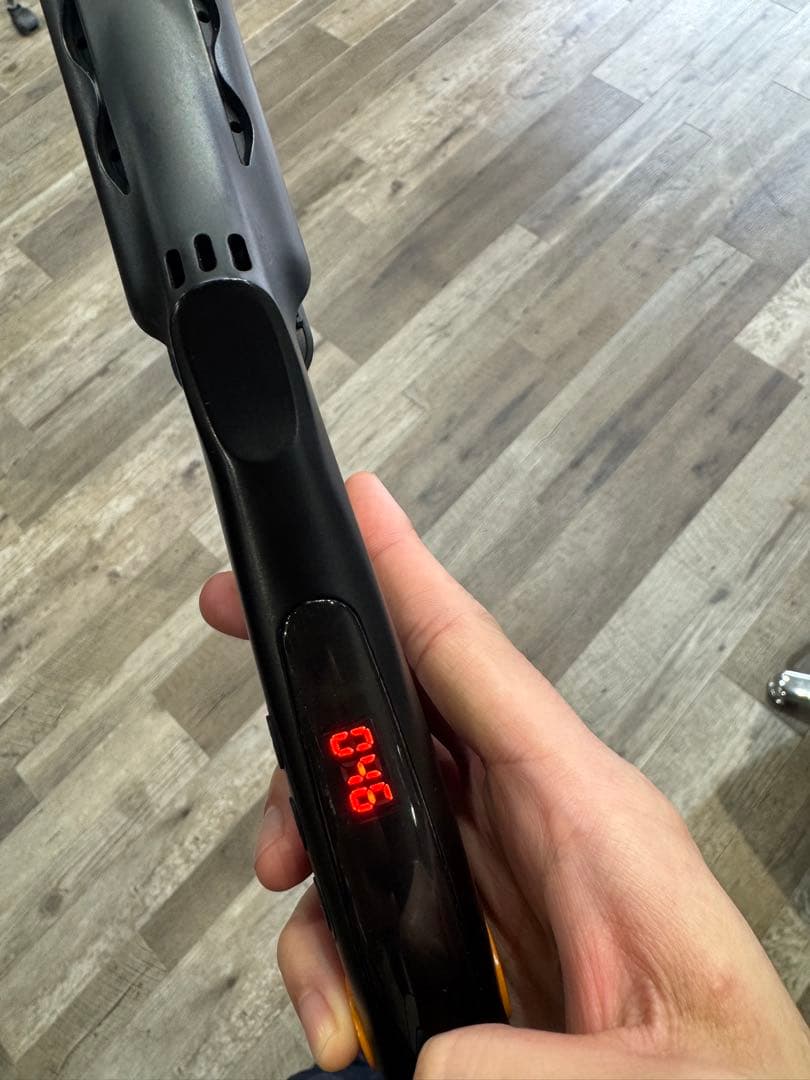 s*a様 ラディアント　ストレートアイロン　美品　限定カラー