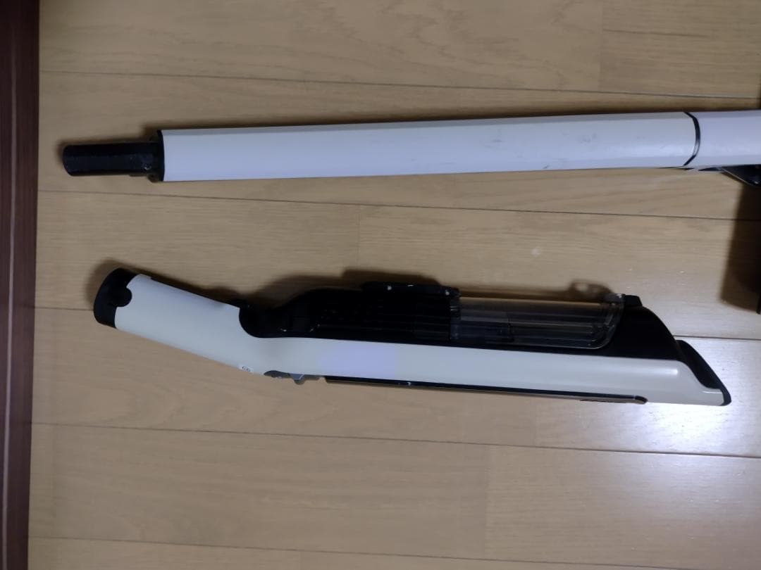 シャーク★コードレスクリーナー★CS300JWH★バッテリー新品と大差なし★