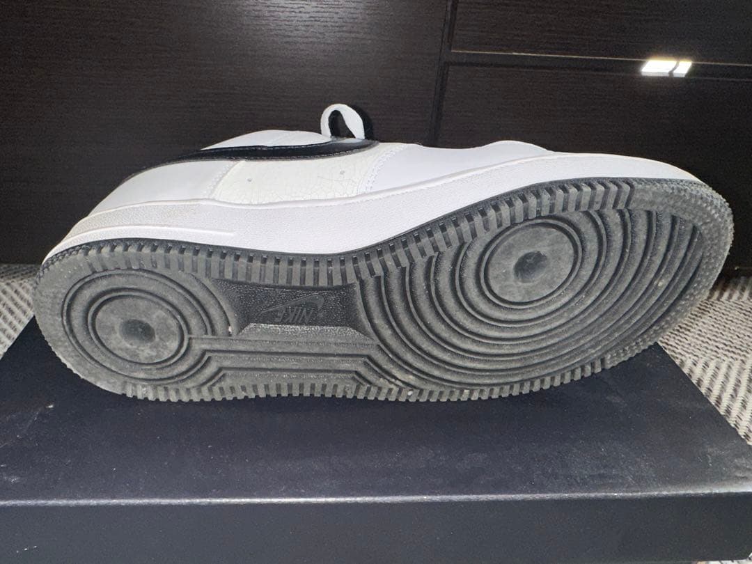 靴 NIKE AIR FORCE 1 07 LV8 EMB