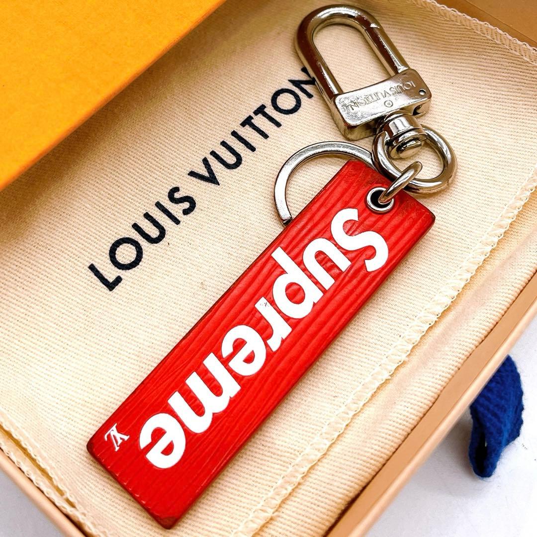 レア品　LOUIS VUITTON 付属品付き　シュプリーム キーホルダー