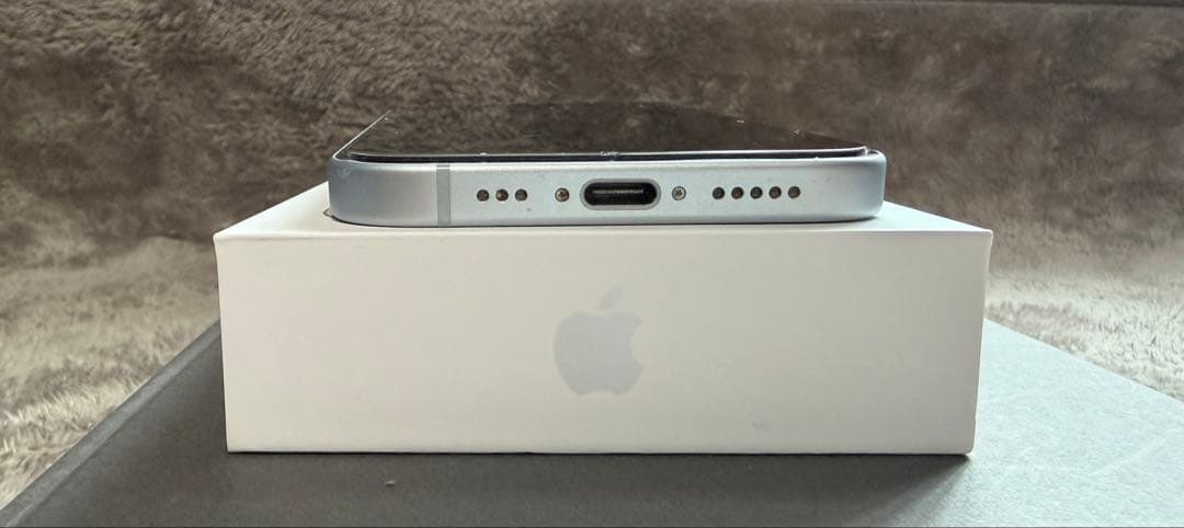 【美品】Apple iPhone 15 ブルー本体